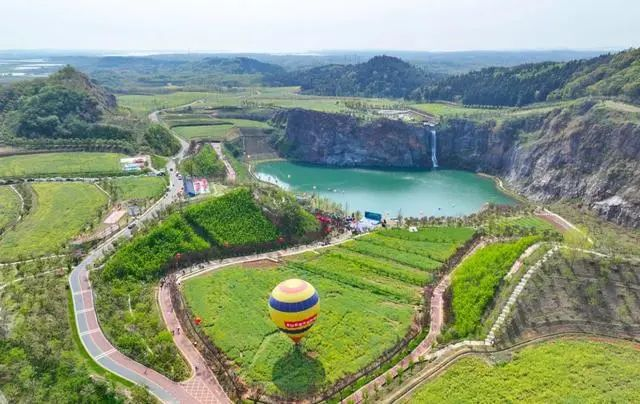 27名国际学员打卡江夏灵山：这里的改变超乎想象！